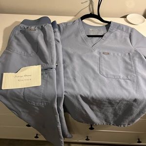 Figs Vapor Blue XS Scrub Set (Catarina top, Yola reg length pants - both XS)